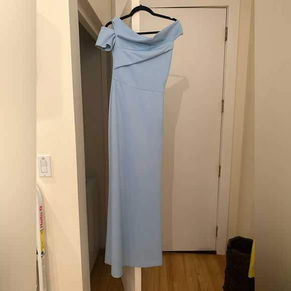 Black Halo Eve by Laurel Berman - Zendaya off-the-shoulder gown - Picture 2 of 4